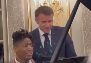 emmanuel macron buzz reprise aznavour