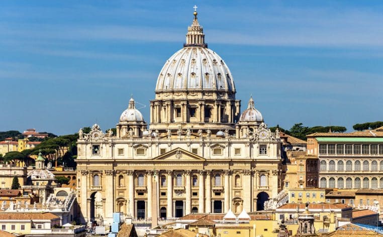 Vatican transgenres transgenre baptême baptisé info
