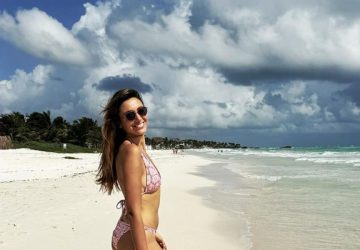 delphine wespiser pose nue pour montrer coup soleil