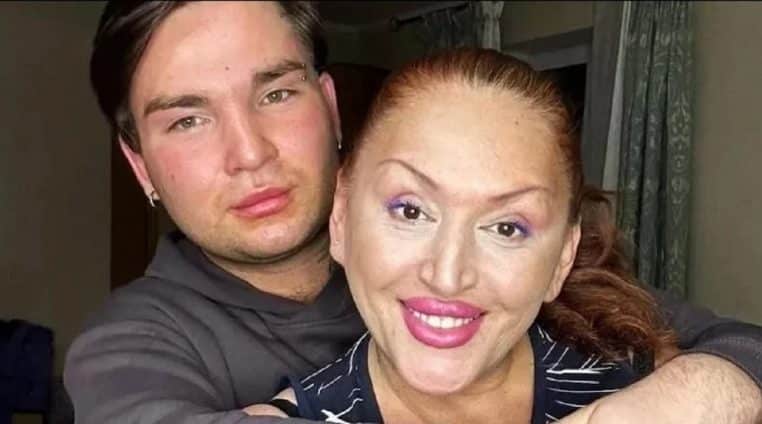 elle decide epouser son fils adoptif 30 ans de moins