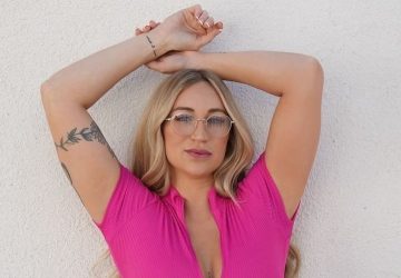 Une enseignante se lance sur OnlyFans