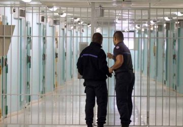 gardiens prison