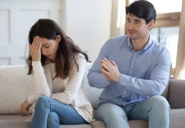 homme et femmes dispute , pardon