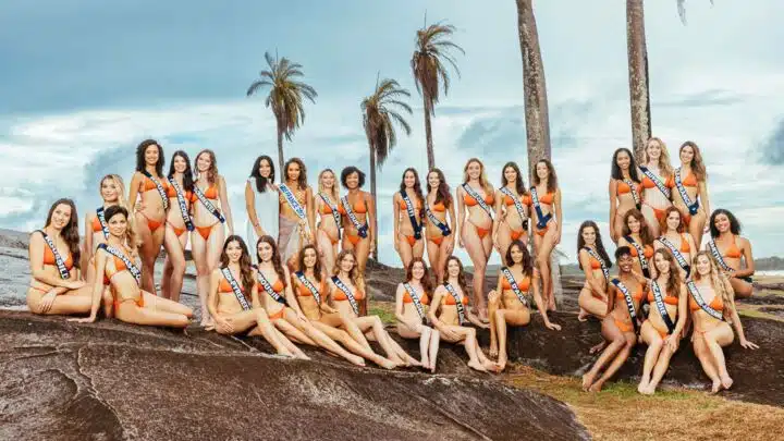 EXCLUSIF Voyage de preparation pour l'election de Miss France 2024 en Guyane du 19 au 28 novembre - Photo de groupe