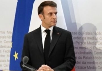 Emmanuel Macron lâché proche