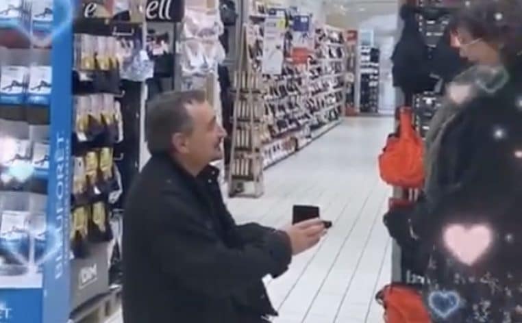 demande mariage Leclerc insolite