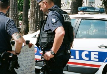 Un enfant de 3 ans retrouvé mort sur un parking