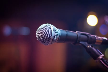 À 74 ans, un chanteur annonce la fin de sa carrière