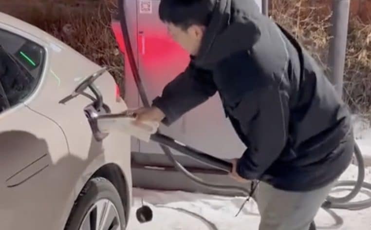 TikTok charge voiture recharge câble électrique