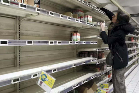 penurie alimentaire supermarche