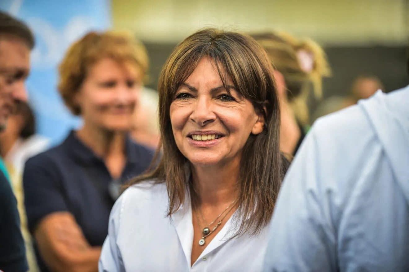 Anne Hidalgo invite Emmanuel Macron à se baigner dans la Seine