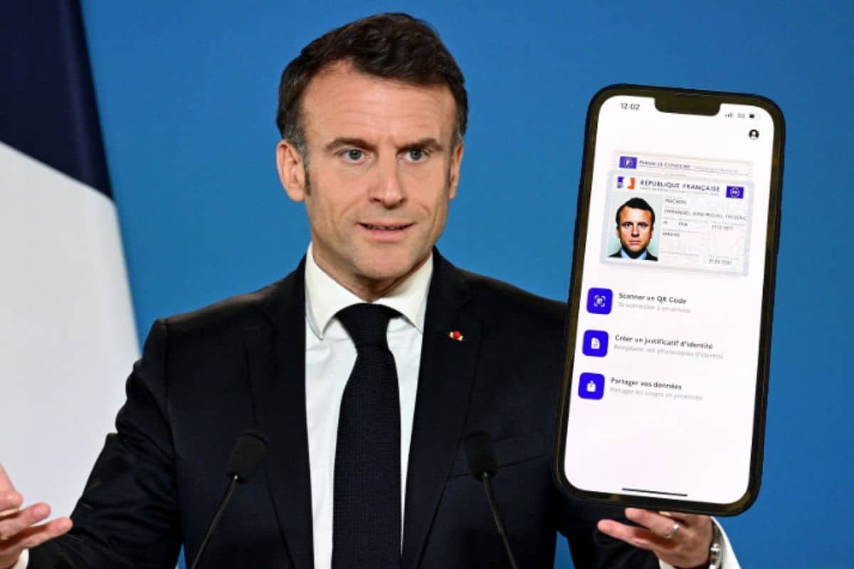 carte identite Emmanuel Macron