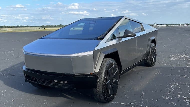 cybertruck tesla sans rouille proprietaire mecontent