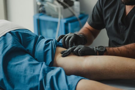Cet homme est renvoyé de l'hôpital qu'avec un Doliprane malgré son embolie