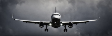 Le pare-brise d'un avion se fissure en plein vol