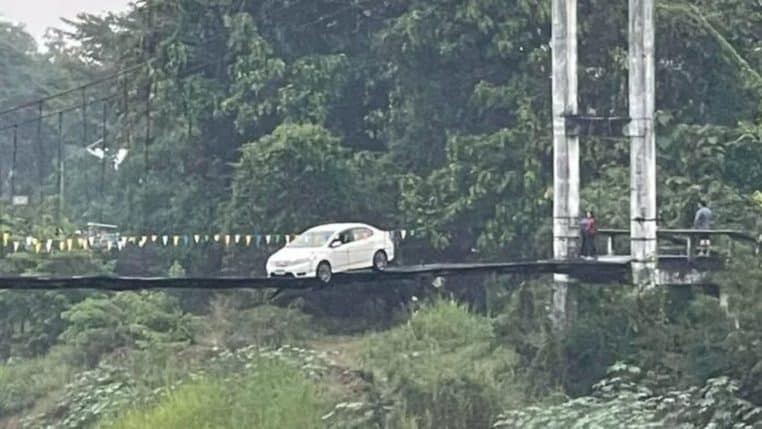 Elle se retrouve bloquée sur un pont à cause d'un GPS