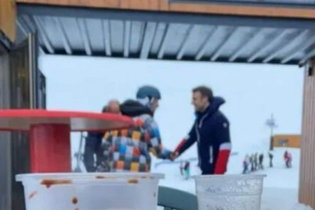 Macron (1)
