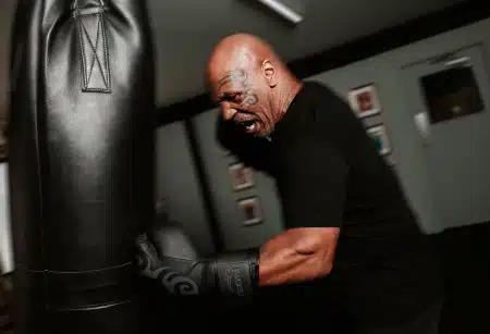 mike tyson fait son grand retour en boxe