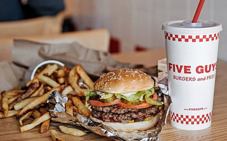 reçu Five Guys hamburger frites actu