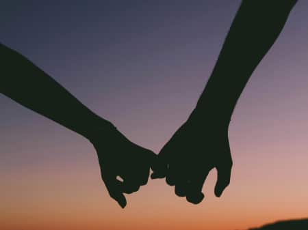 Il découvre que sa femme est sa sœur biologique