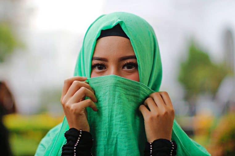 voile ecole proviseur du lycée Maurice Ravel (1)