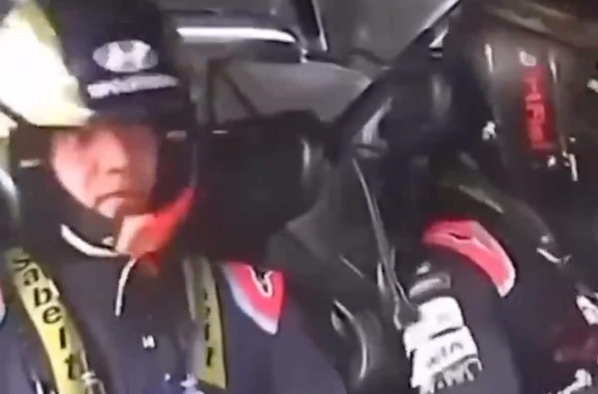 voiture tonneaux rallye calme pilote