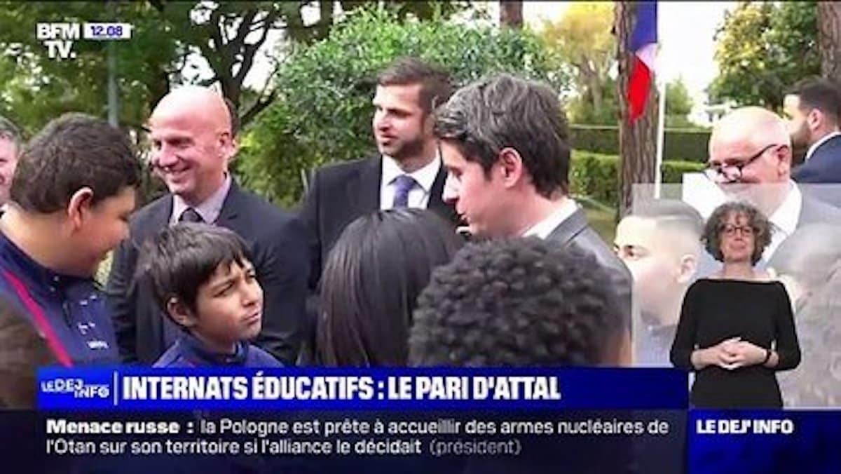 mechant macron echange linaire enfant attal