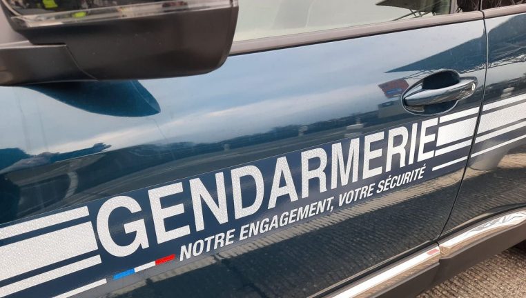 femme tuee cimetiere gard