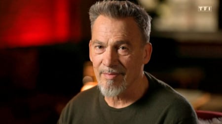 Florent Pagny de passe au salon Prestige Auto Beaune