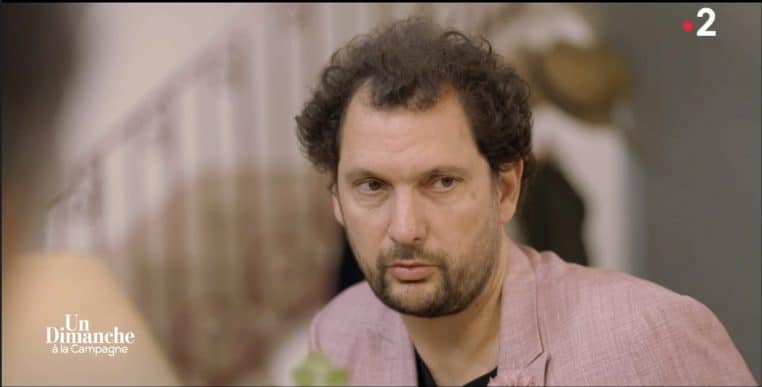 Image illustration Éric Antoine, sur le plateau d'Un dimanche à la campagne, dit être addict au sucre.