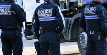 Image illustration un homme agresse au couteau 4 personnes à Lyon.