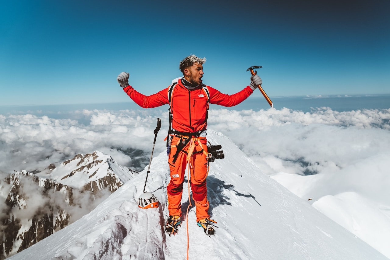 Inoxtag est arrivé au sommet de l'Everest