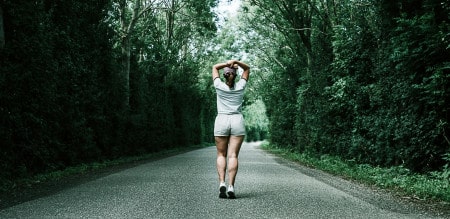 Un homme nu tue une joggeuse