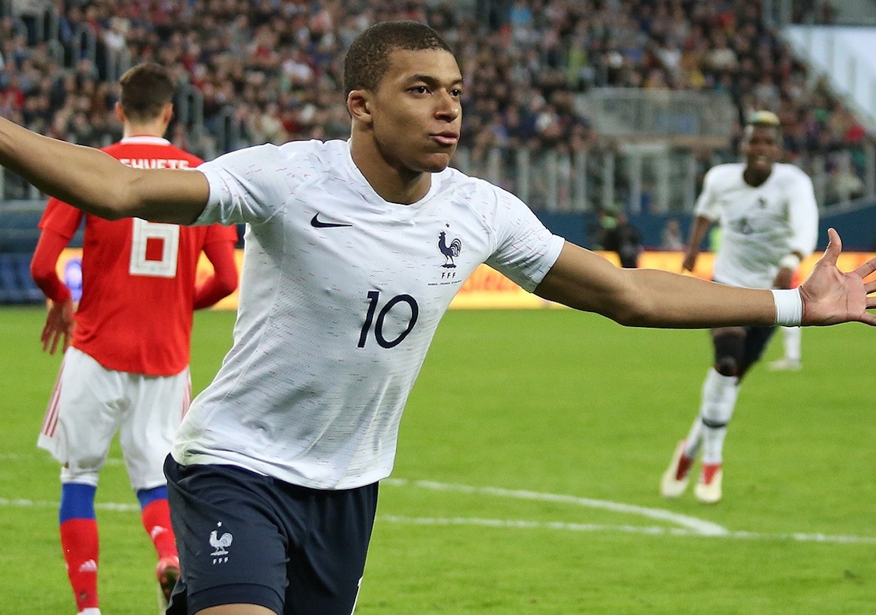 Kylian Mbappé avec l'équipe de France de football