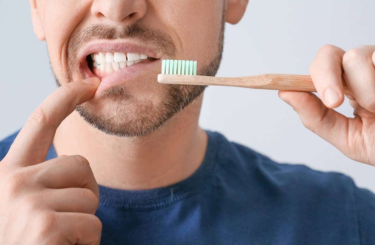 mauvais brossage dent hygiene dentaire erection