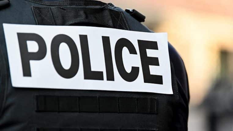 Un homme a été poignardé peu avant l'intervention de la police