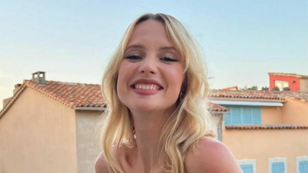 Angèle : son crop top sans soutien-gorge à New York ravit ses fans