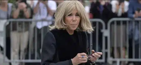Brigitte-macron-obseques-francoise-hardy-pere-lachaise