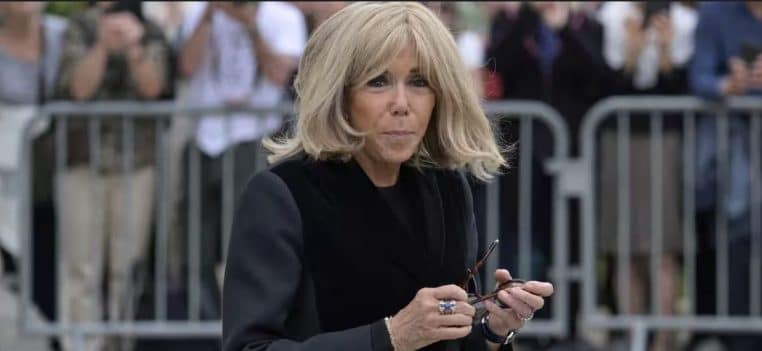 Brigitte-macron-obseques-francoise-hardy-pere-lachaise