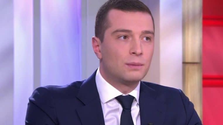 candidat rn violemment agresse tract