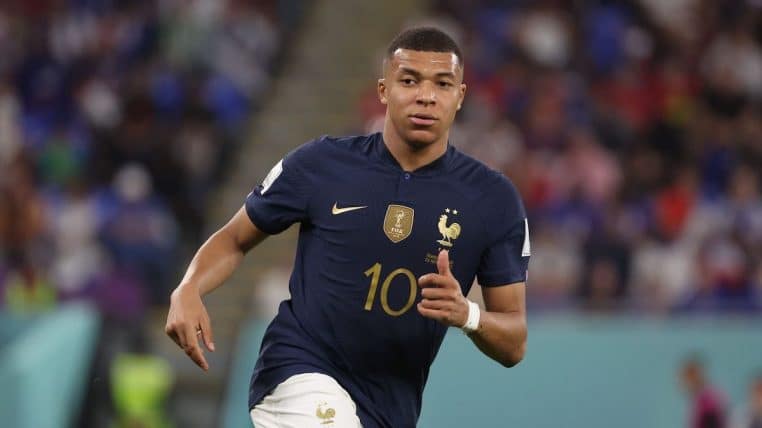 france kylian mbappé tonton hommage