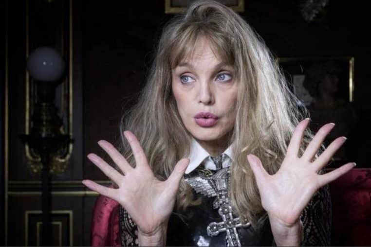 Image illustration, Arielle Dombasle prêt à sauter dans la seine pour soutenir Anne Hidalgo