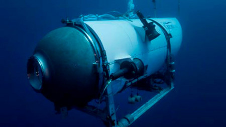 Image illustration un milliardaire construit un nouveau sous-marin après le désastre oceangate.