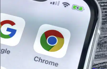 Image illustration une fausse application chrome vos vos données.