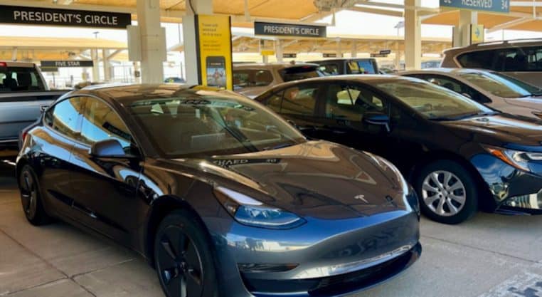 voiture electrique reclame essence - copie