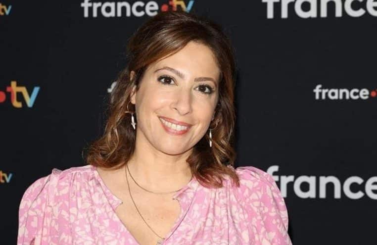 « J’ai fait une vanne à la con » : Léa Salamé sans filtre sur sa blague envers Artus dans « Quelle époque ! »