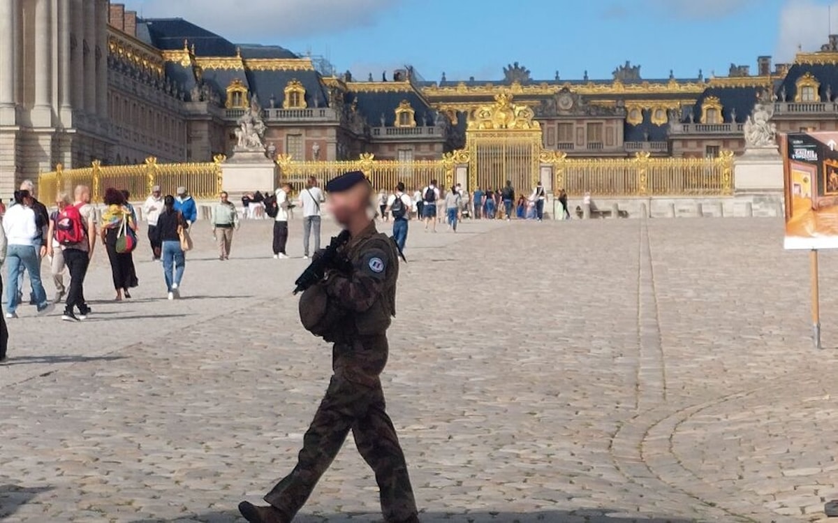 attaque couteau chateau versailles