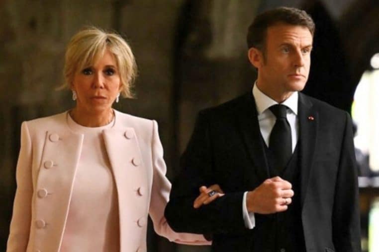emmanuel et brigitte macron elysee (2)