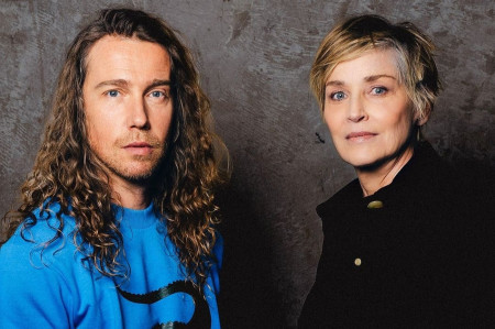 Julien Doré en duo avec Sharon Stone