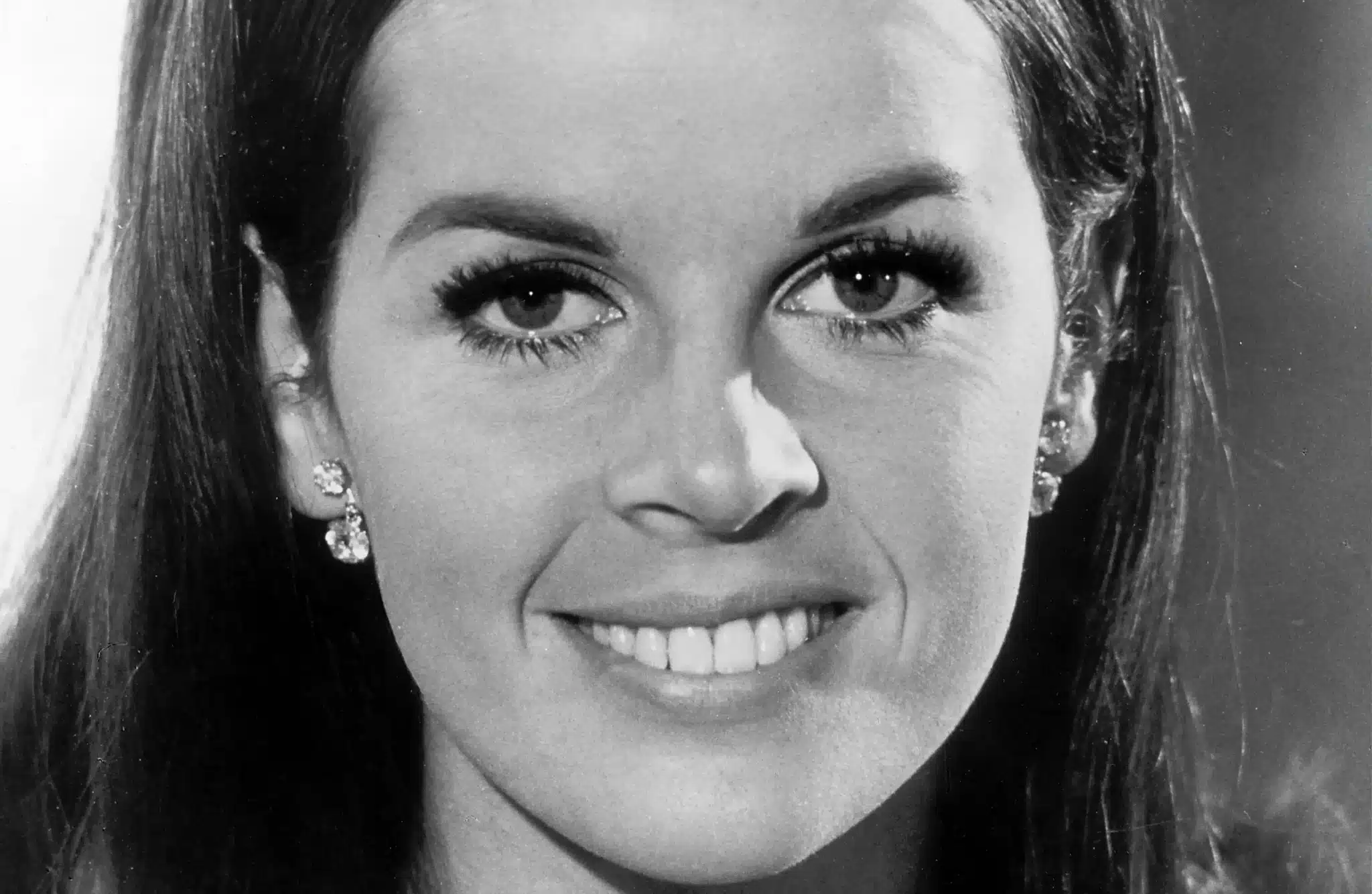 Claudine Longet est morte à 84 ans : la chanteuse française avait abattu un skieur olympique